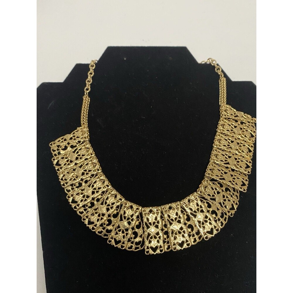 Vintage 1961 Sarah Coventry Chantilly Lace Necklace    17"